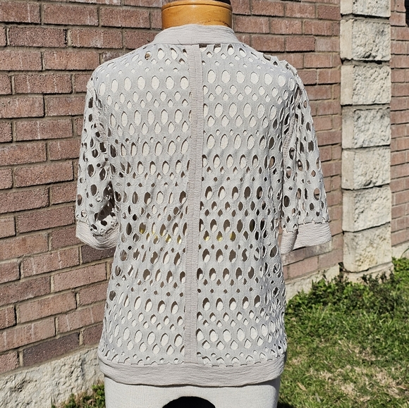 Far Child beige cut out blouse - Picture 3 of 5